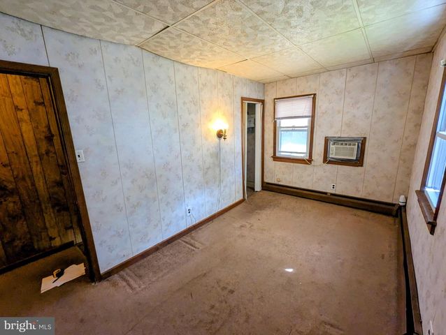 4 HILLTOP RD, Media, PA 19063