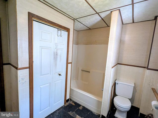 4 HILLTOP RD, Media, PA 19063