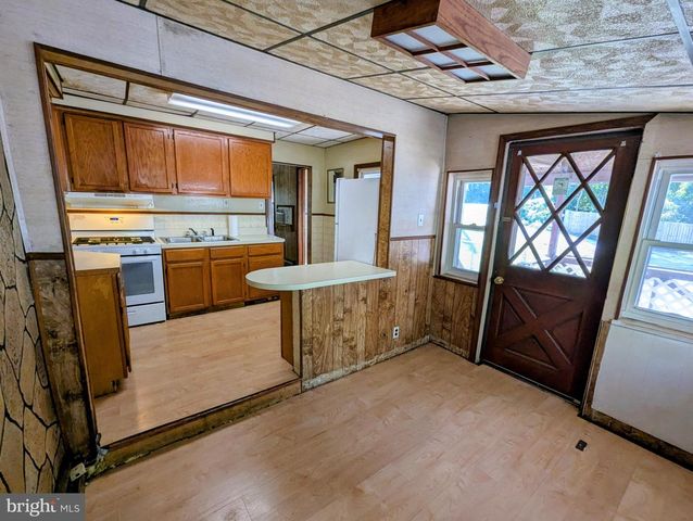 4 HILLTOP RD, Media, PA 19063