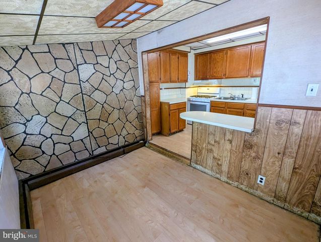 4 HILLTOP RD, Media, PA 19063