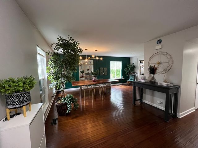 3854 Cheryl Court, Aurora, IL 60504