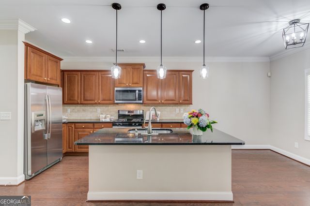2275 W Village Lane SE, Smyrna, GA 30080