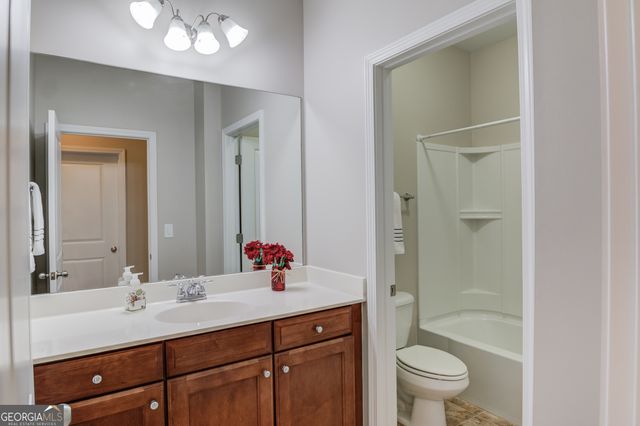 2275 W Village Lane SE, Smyrna, GA 30080