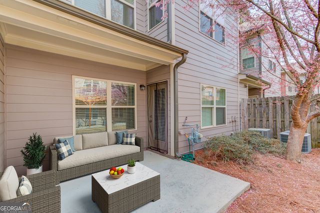 2275 W Village Lane SE, Smyrna, GA 30080