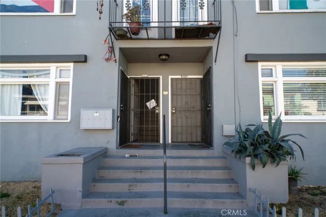 1042-1048 E Broadway, Long Beach, CA 90802