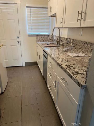 1042-1048 E Broadway, Long Beach, CA 90802