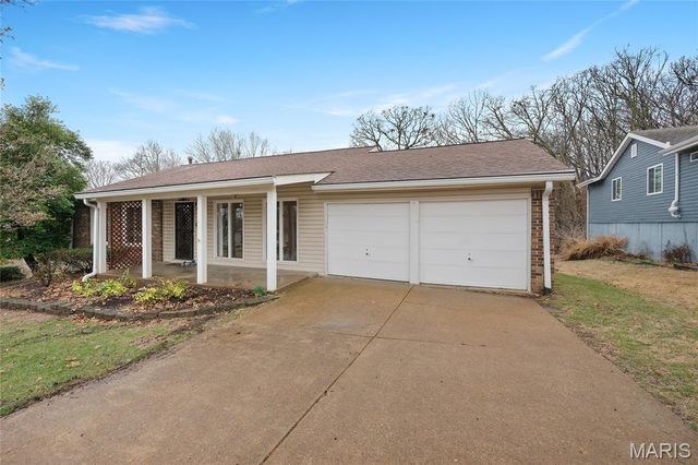 747 La Feil Drive, Manchester, MO 63021