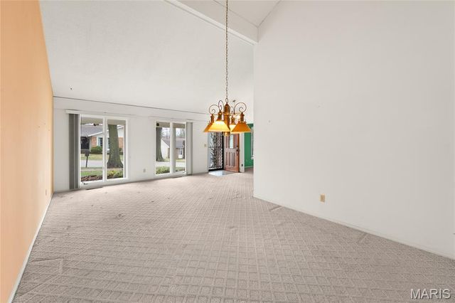 747 La Feil Drive, Manchester, MO 63021
