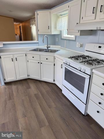 17 DUSK ST, Quarryville, PA 17566