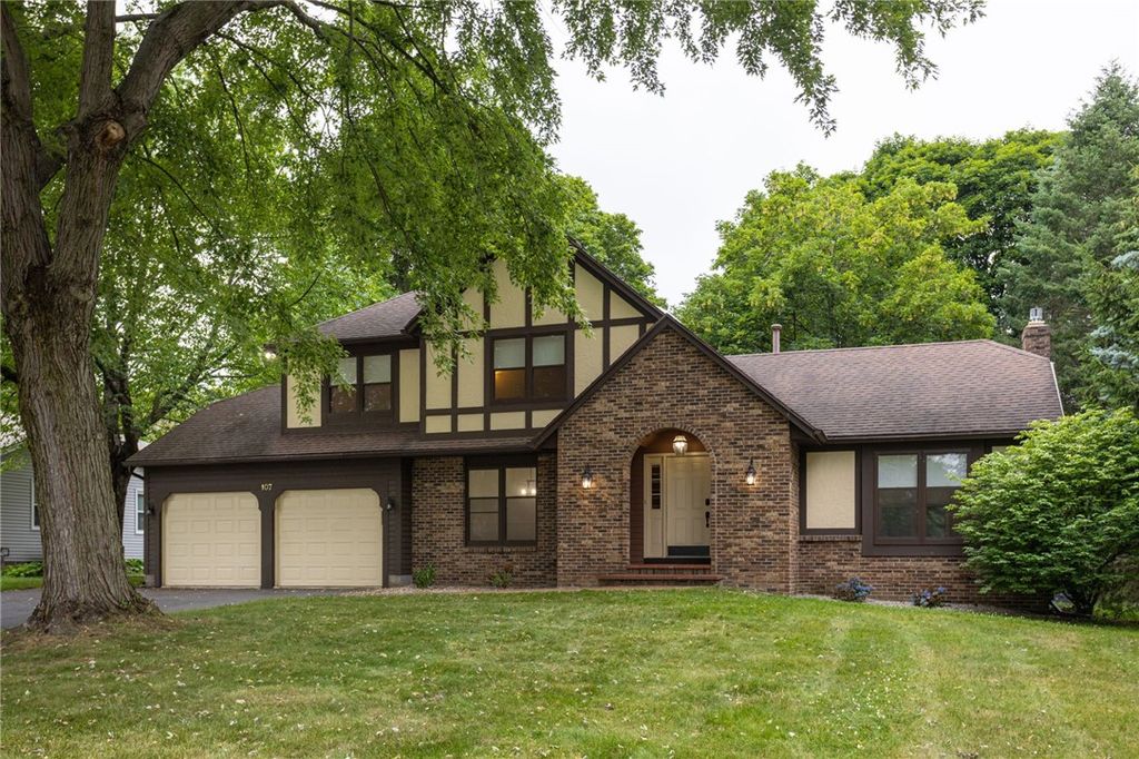 107 Briar Wood Lane, Greece, NY 14626