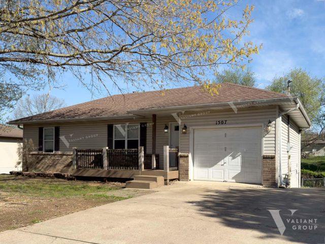 503 S New Avenue, Springfield, MO 65806