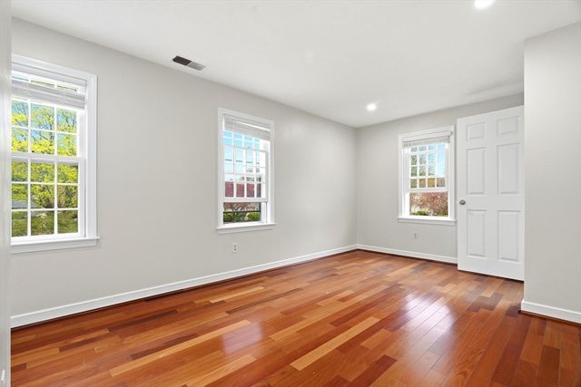 13 Seaborn Pl 13, Lexington, MA 02420