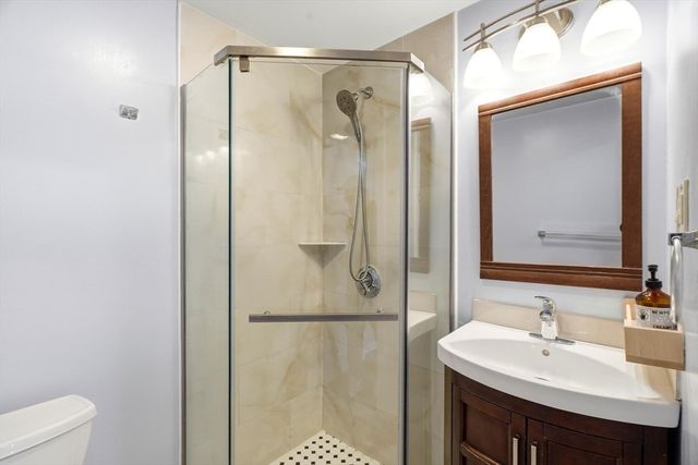 13 Seaborn Pl 13, Lexington, MA 02420