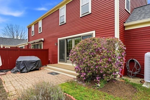13 Seaborn Pl 13, Lexington, MA 02420