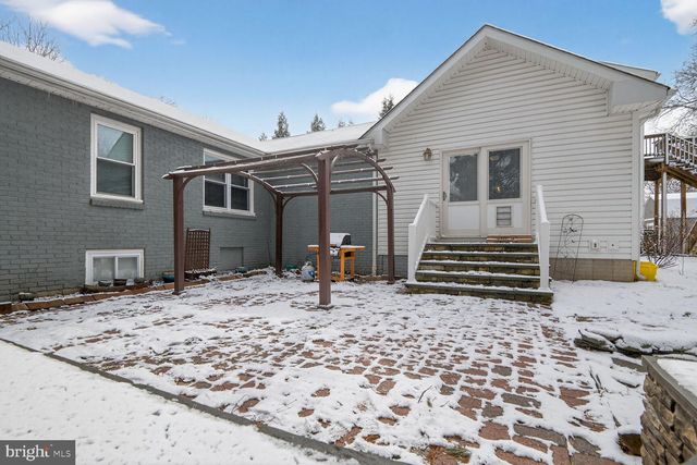 7626 COLLEGE RD, Sykesville, MD 21784