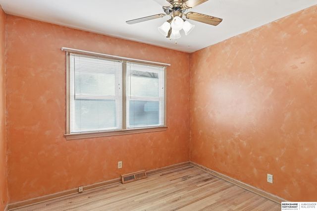 3065 S 45th Street, Omaha, NE 68105