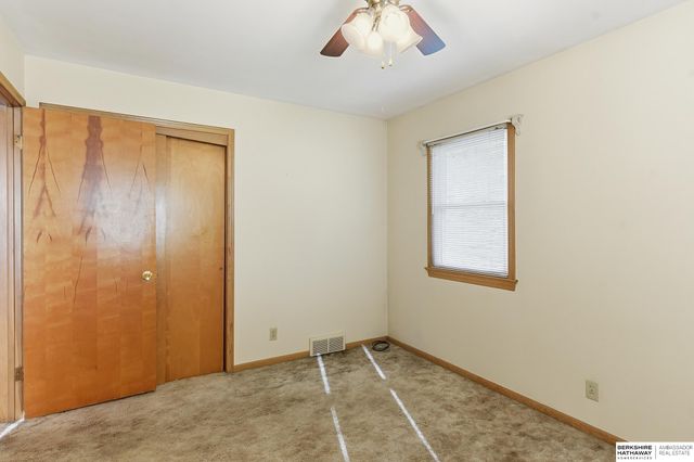 3065 S 45th Street, Omaha, NE 68105