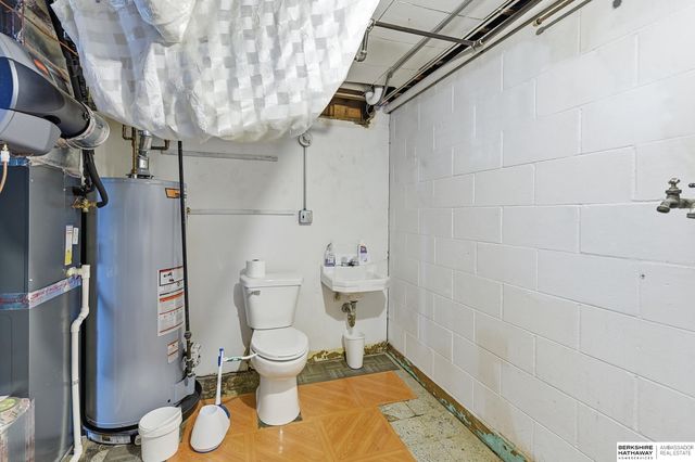 3065 S 45th Street, Omaha, NE 68105