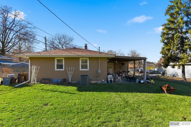 3065 S 45th Street, Omaha, NE 68105