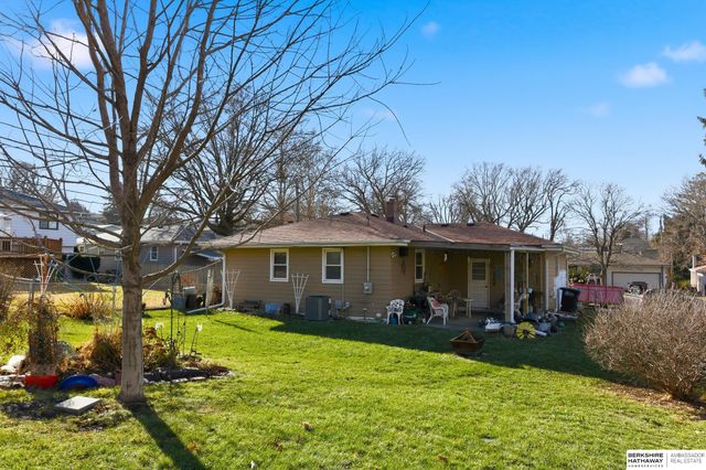 3065 S 45th Street, Omaha, NE 68105