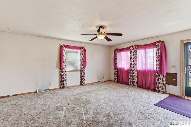 3065 S 45th Street, Omaha, NE 68105