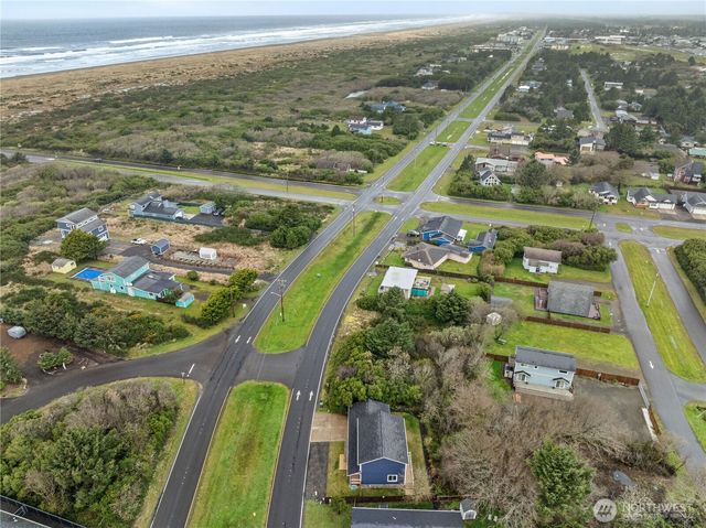 376 Ocean Shores Boulevard NW, Ocean Shores, WA 98569
