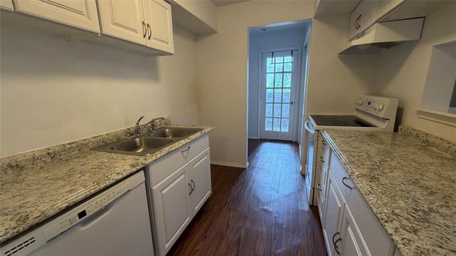 10601 South Drive 107, Houston, TX 77099