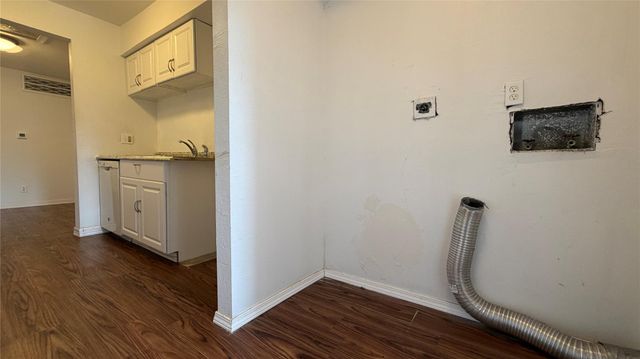 10601 South Drive 107, Houston, TX 77099