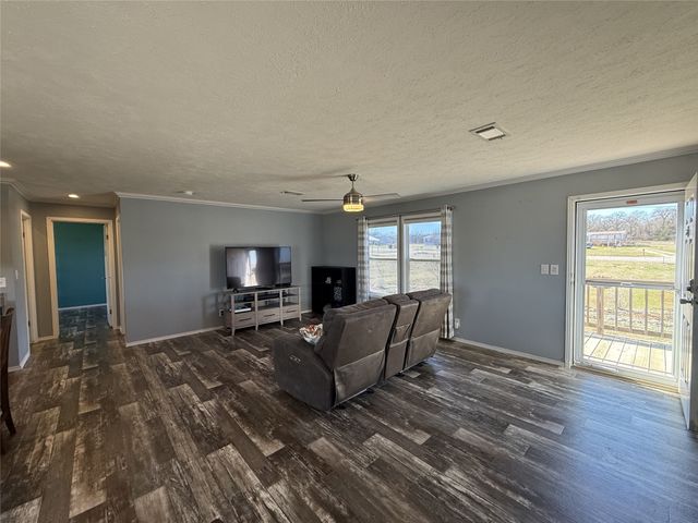 195 Kalinga Drive, Weatherford, TX 76085