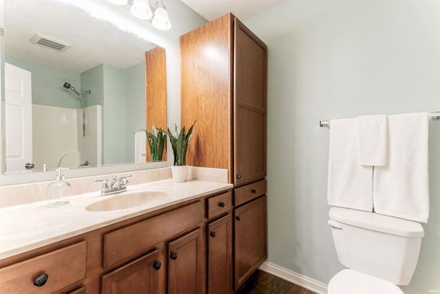 9434 Hedgewood Court, Evansville, IN 47725