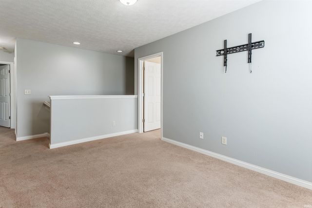 9434 Hedgewood Court, Evansville, IN 47725