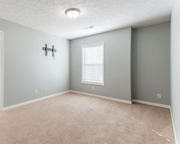 9434 Hedgewood Court, Evansville, IN 47725