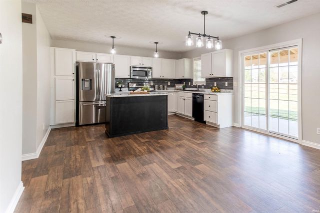 9434 Hedgewood Court, Evansville, IN 47725