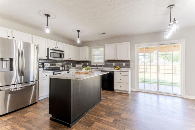 9434 Hedgewood Court, Evansville, IN 47725
