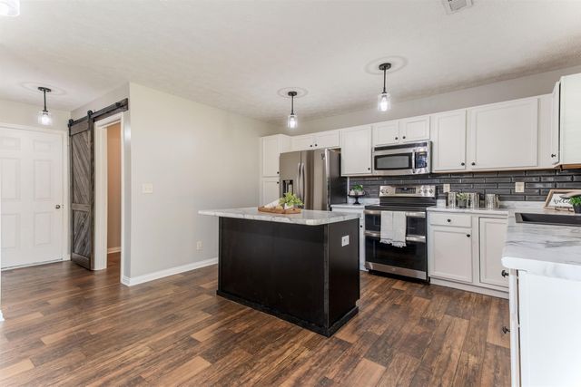 9434 Hedgewood Court, Evansville, IN 47725