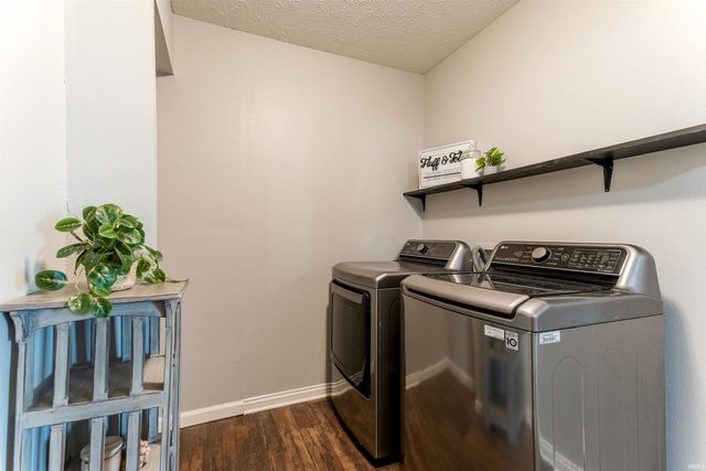 9434 Hedgewood Court, Evansville, IN 47725