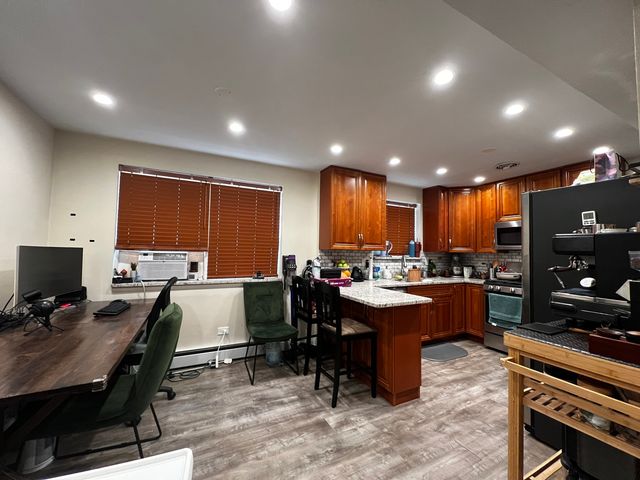 8052 N Oriole Avenue G, Niles, IL 60714