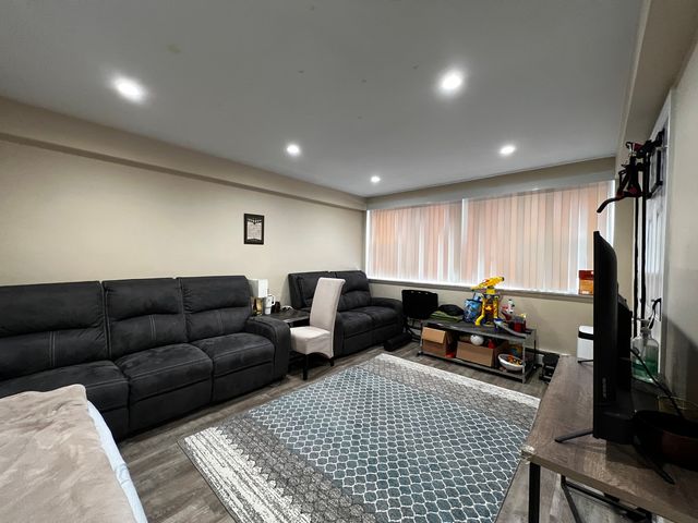 8052 N Oriole Avenue G, Niles, IL 60714