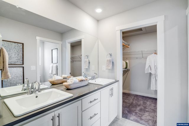 7398 SE Madrone St, Hillsboro, OR 97123