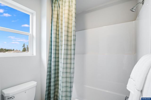 7398 SE Madrone St, Hillsboro, OR 97123