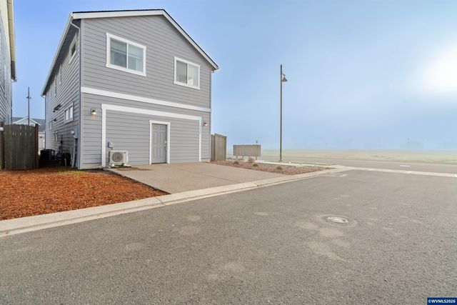 7398 SE Madrone St, Hillsboro, OR 97123