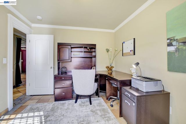 2635 E 10Th St, Oakland, CA 94601