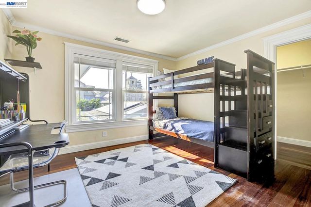 2635 E 10Th St, Oakland, CA 94601