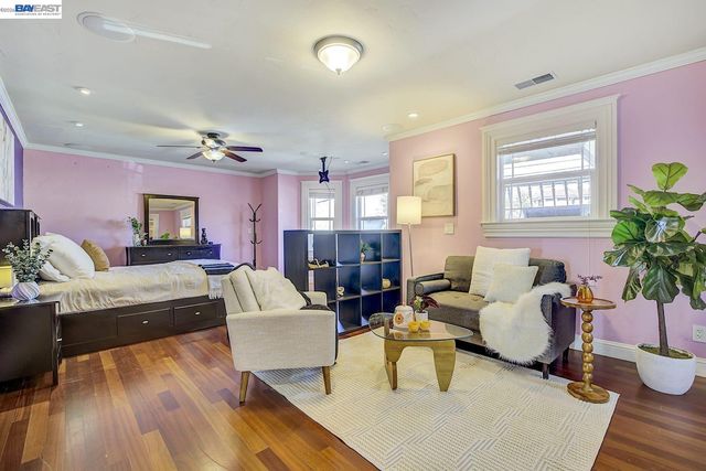 2635 E 10Th St, Oakland, CA 94601