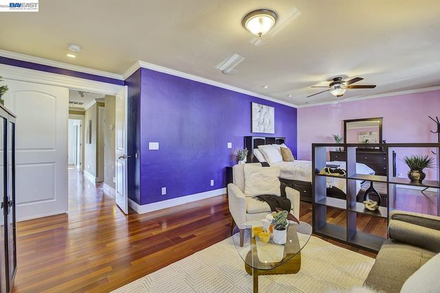 2635 E 10Th St, Oakland, CA 94601