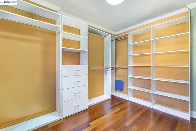 2635 E 10Th St, Oakland, CA 94601