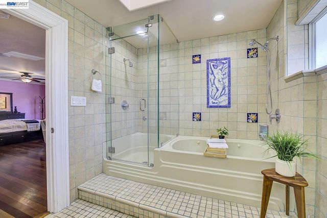 2635 E 10Th St, Oakland, CA 94601