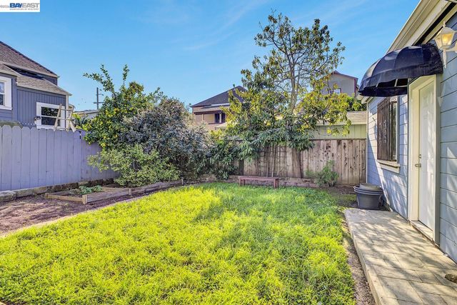 2635 E 10Th St, Oakland, CA 94601