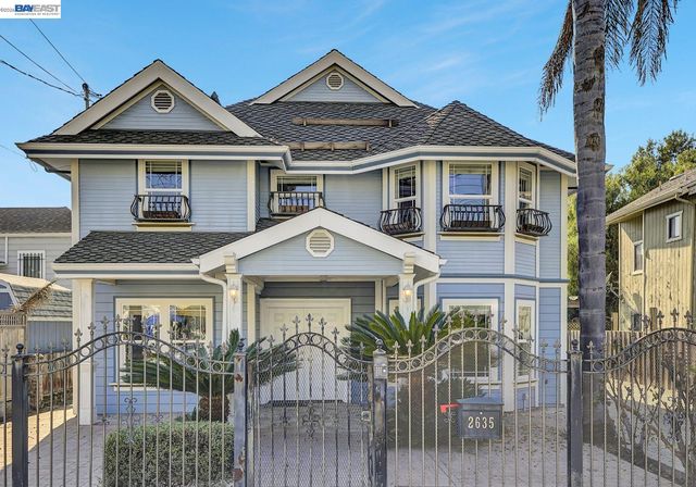 2635 E 10Th St, Oakland, CA 94601
