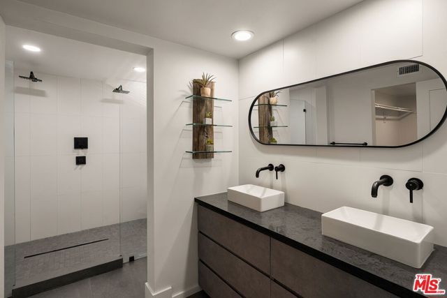 1412 N Crescent Heights Boulevard 203, West Hollywood, CA 90046